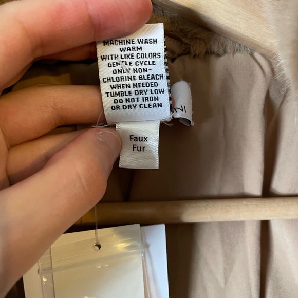 NWT!! Magaschoni Women Camel Faux Fur Coat size S - Picture 8 of 14